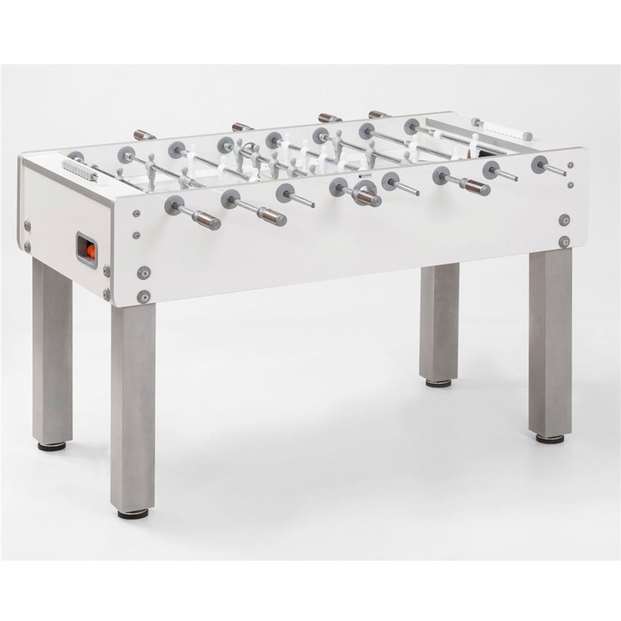 Moderner weißer Kickertisch mit stabilen Metallbeinen und ergonomischen Griffen, ideal für Freizeit- und Wettkampfspiele.