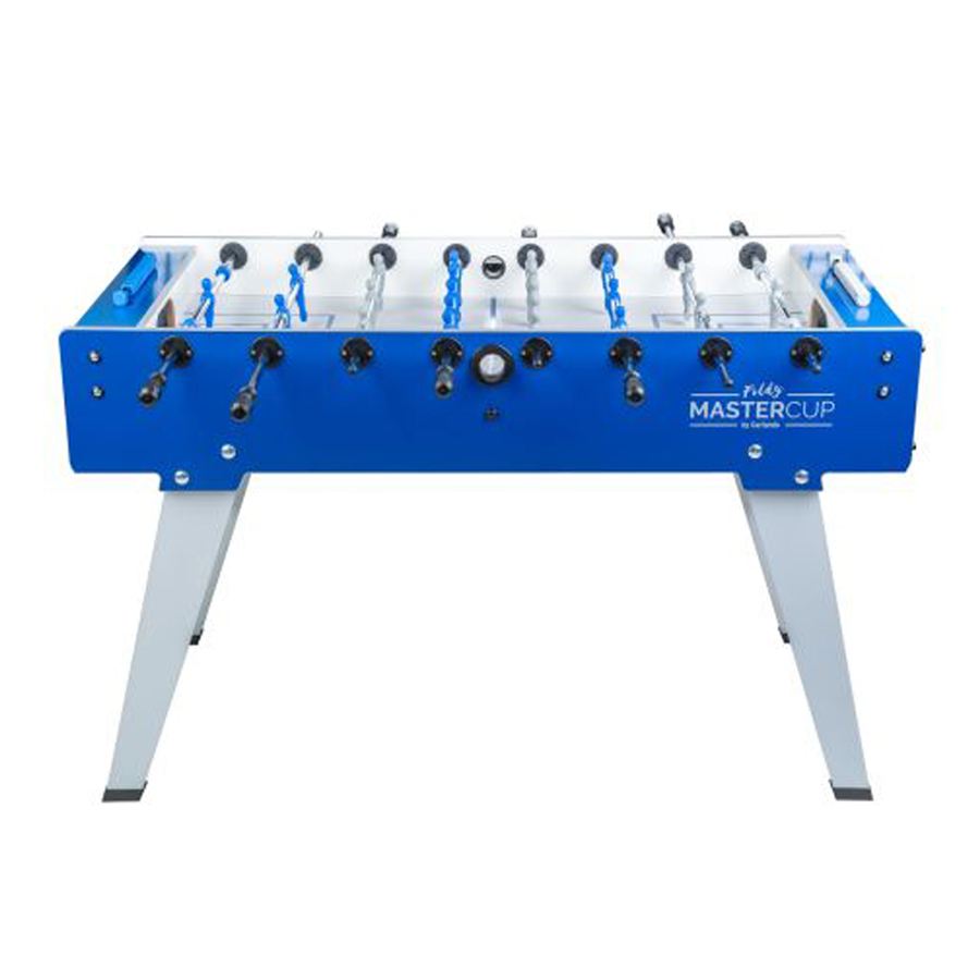 Blauer Tischkicker mit silbernen Beinen, schwarzen Griffen und Spielfiguren in Blau und Weiß, Aufschrift „Mastercup“ an der Seite.